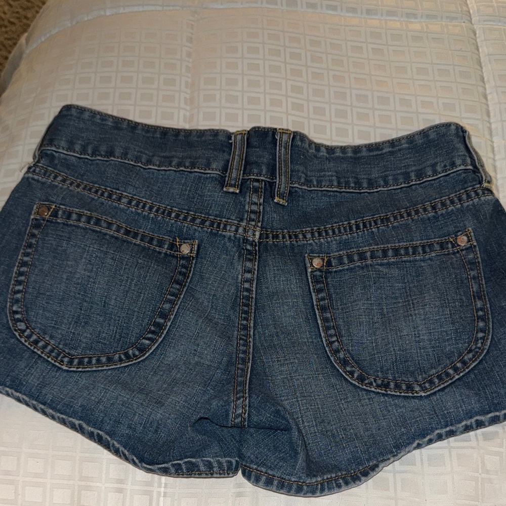 Old Navy Classic Blue Jean Shorts - Picture 4 of 4